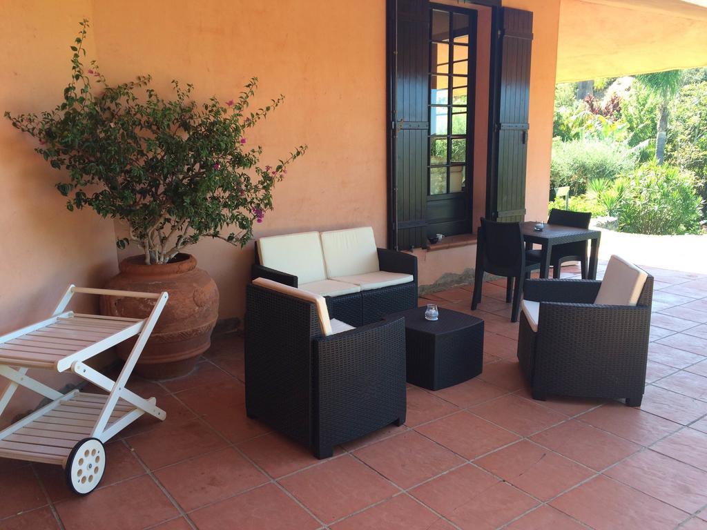 A Casa Di Angela B&B Carbonia Exterior photo